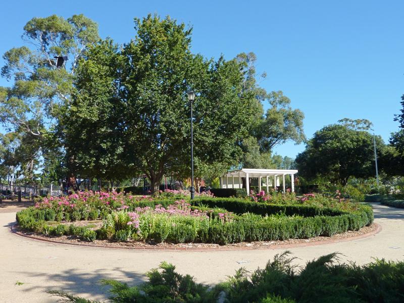 Sale - Botanic Gardens: Floral circle