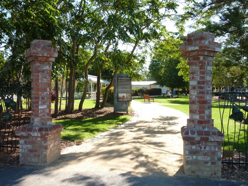 Sale - Botanic Gardens: Entrance to botanic gardens at Guthridge Pde