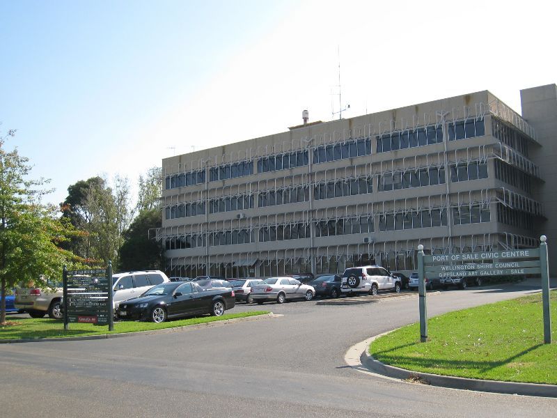 Sale - Port of Sale precinct, Canal Road and McMillan Street along Flooding Creek: View north to Port of Sale Business Centre from Canal Rd