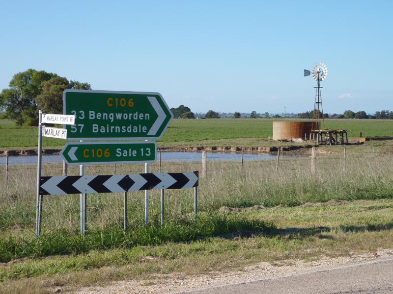 Sale - Bengworden Road, north-east of Sale: North-easterly view at junction of Bengworden Rd and Marlay Point Rd