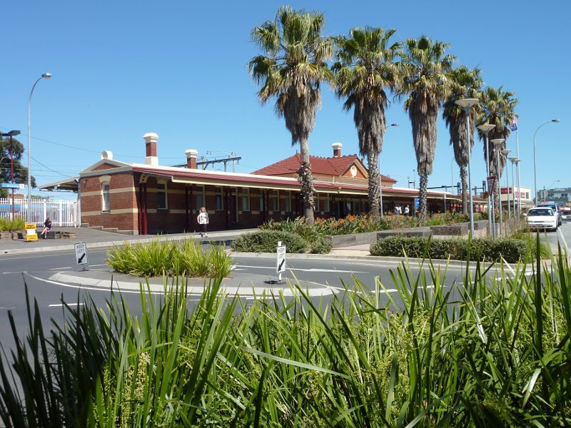Sandringham - Shops and commercial centre, Bay Road, Station Street and Melrose Street: View south along Station St towards railway station
