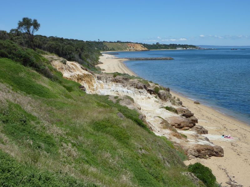Sandringham - Beach and coastline opposite Tennyson Street: South-easterly view along coast