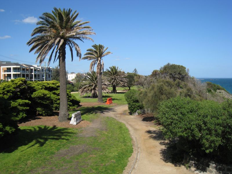 Sandringham - Beach and foreshore park between Sims Street and band rotunda: View south-east through foreshore park from band rotunda