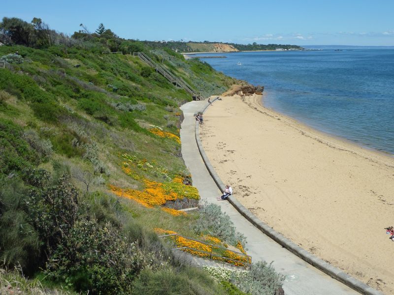 Sandringham - Beach and foreshore park between Sims Street and band rotunda: South-easterly view along beach
