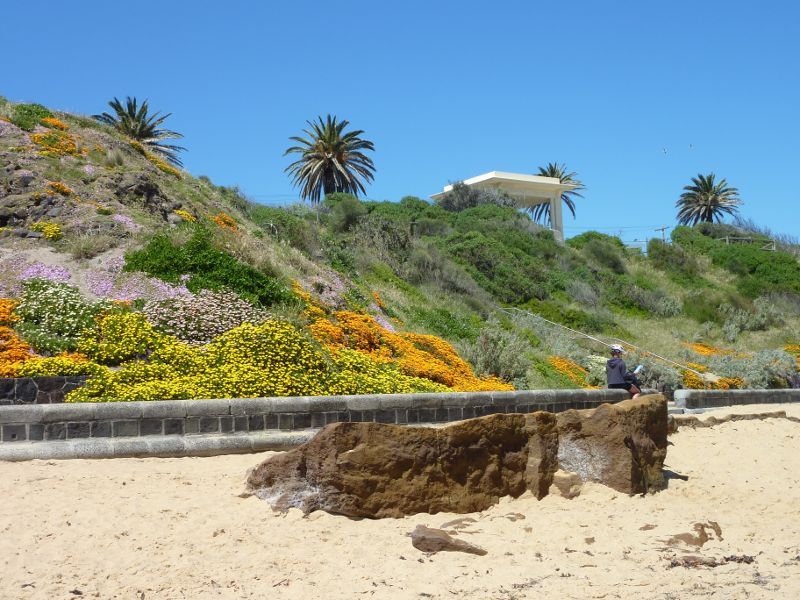 Sandringham - Beach and foreshore park between Sims Street and band rotunda: View from beach towards band rotunda