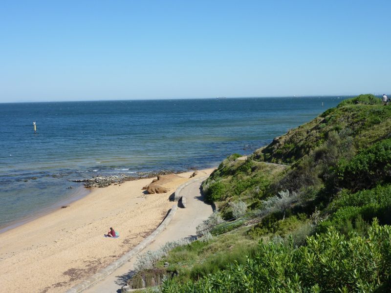 Sandringham - Beach and foreshore park between Sims Street and band rotunda - North-westerly view along coast
