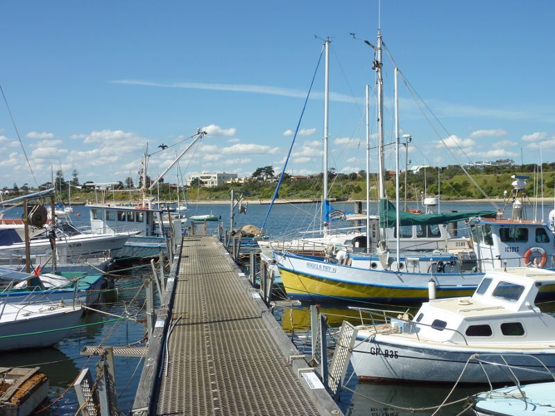 Sandringham - Picnic Point, Hampton Pier: Boats moored at end of pier