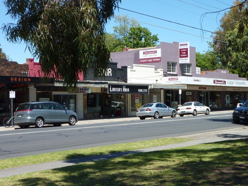 Sandringham - Bluff Road: Shops along east side of Bluff Rd south of Spring St