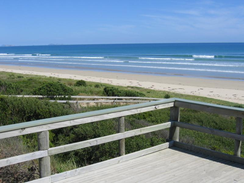 Sandy Point - Ned Neals Lookout and beach, western end of Beach Parade: View down to beach from lookout