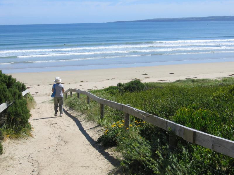 Sandy Point - Ned Neals Lookout and beach, western end of Beach Parade: Path down to beach