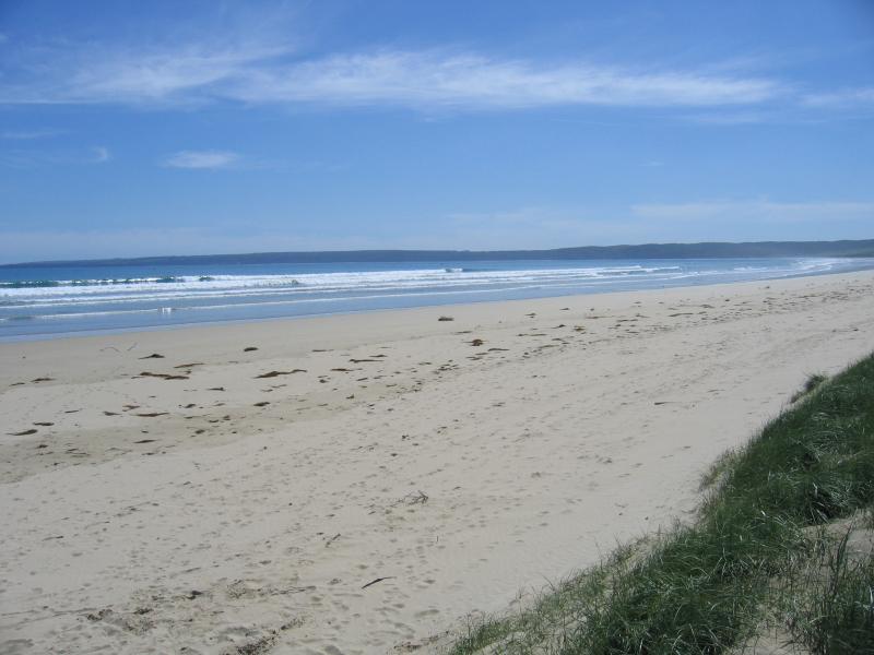 Sandy Point - Ned Neals Lookout and beach, western end of Beach Parade: View north-west along beach