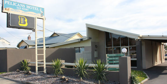Pelicans Motel