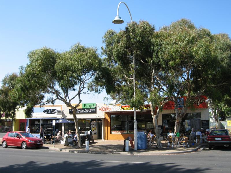 San Remo - Shops and commercial centre, Marine Parade: Cafes and restaurants, Marine Pde west of Bergin Gv