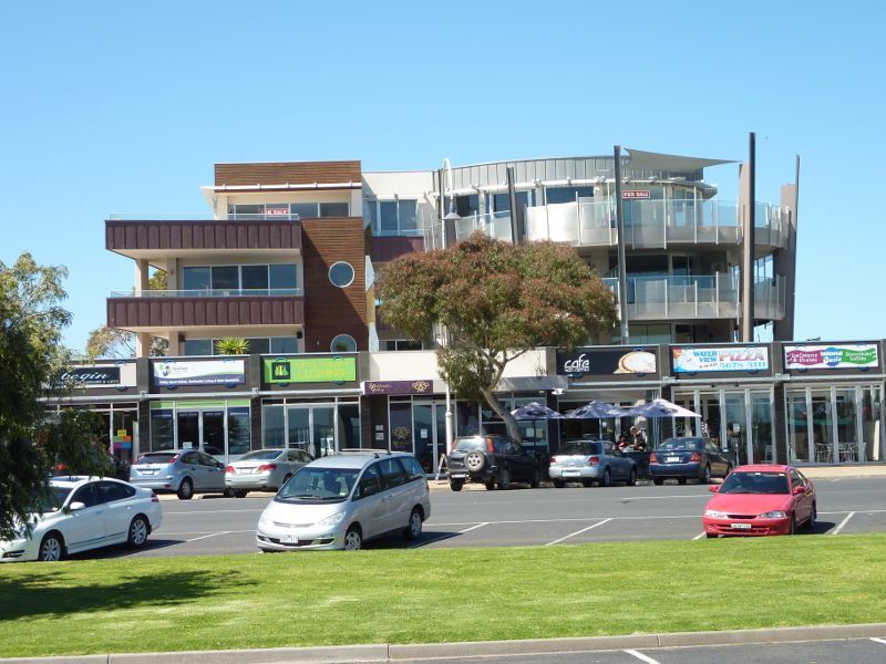 San Remo - Shops and commercial centre, Marine Parade: Apartments and shops, Marine Pde between bakery and Westernport Hotel