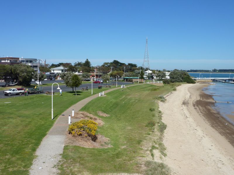 San Remo - Foreshore along Marine Parade: View west along foreshore and beach from near bridge