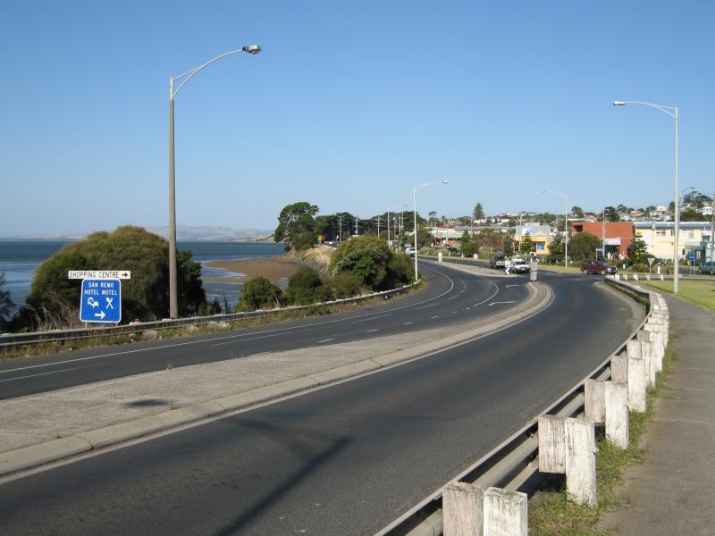 San Remo - Phillip Island Road through San Remo: View east along Phillip Island Rd towards Bergin Gv