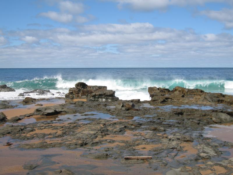 San Remo - Bore Beach, Potters Hill Road - View out to sea across rocks on beach