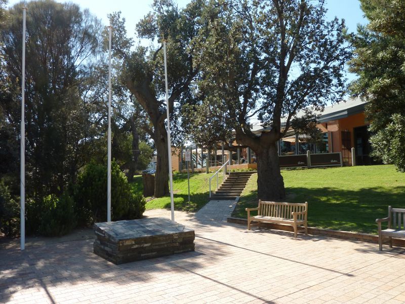 Seaford - Shops, Station Street: War memorial at Seaford RSL, next to Kananook Creek