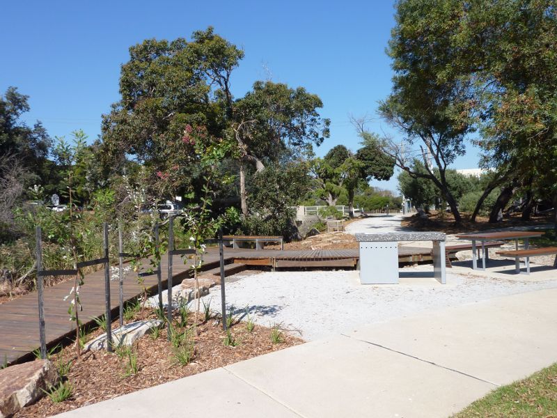 Seaford - Broughton Reserve and Kananook Creek, Station Street: BBQ and picnic area on west side of Kananook Creek