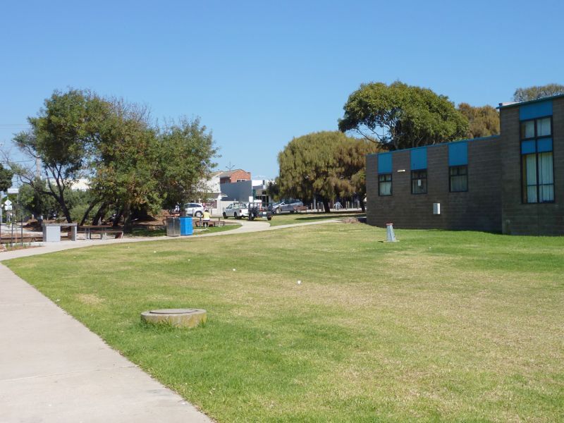 Seaford - Broughton Reserve and Kananook Creek, Station Street: Lawns in Broughton Reserve beside community centre