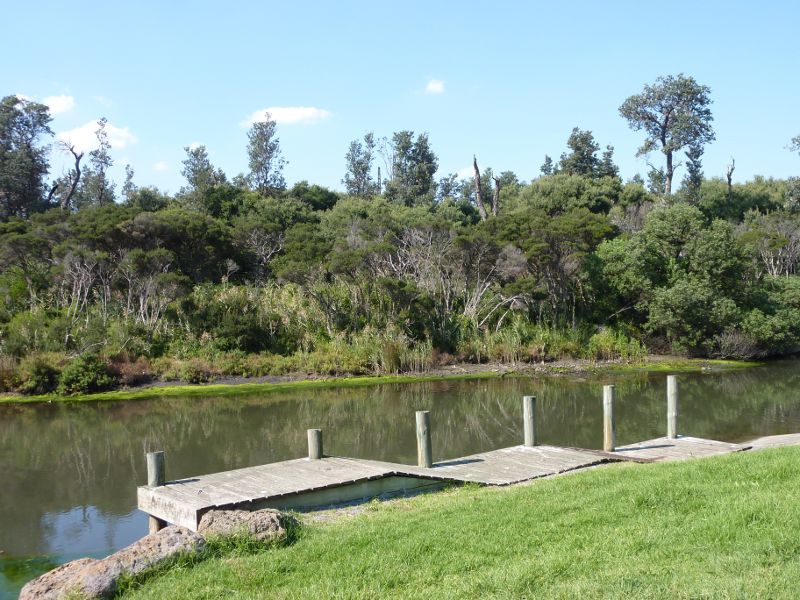 Seaford - Kananook Creek near footbridge at Riviera Street: Canoe launching ramp