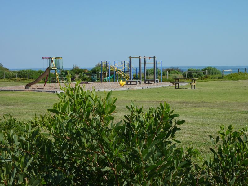Seaford - Keast Park, Nepean Highway: Westerly view through park towards playground