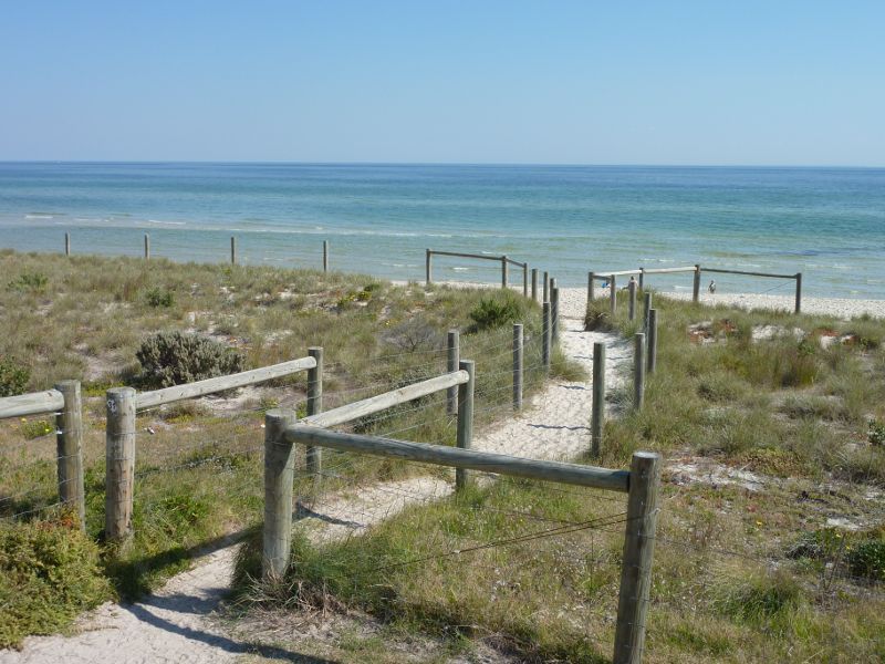 Seaford - Keast Park, Nepean Highway - Pathway from Keast Park down to beach
