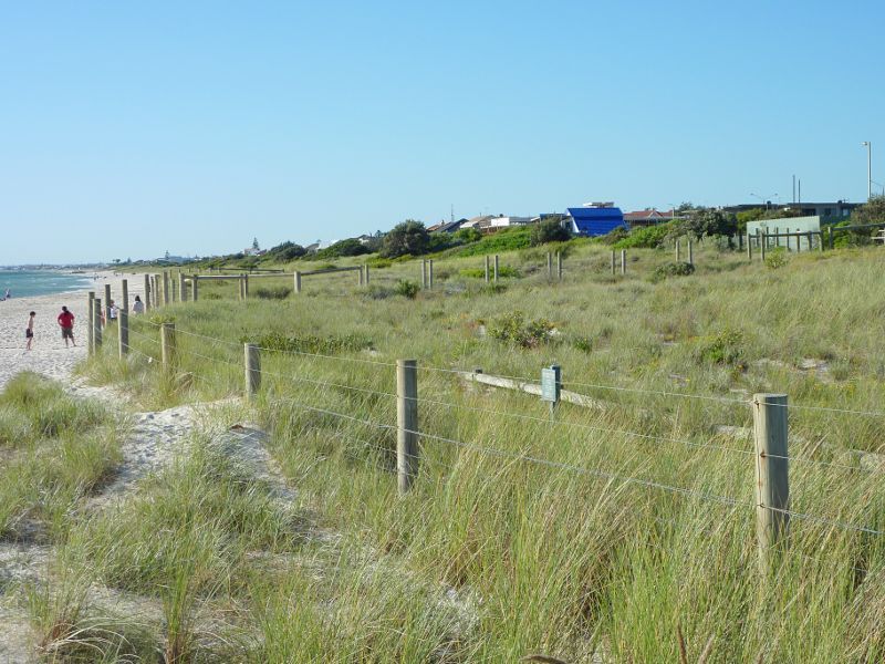 Seaford - Beach at Keast Park: Northerly view along foreshore