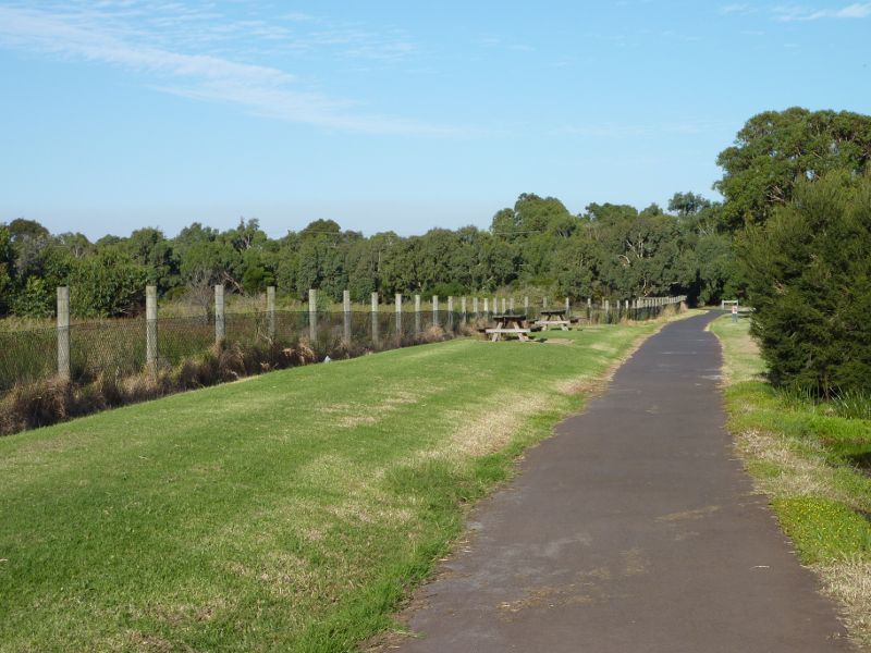 Seaford - Seaford Wetlands, Austin Road: Path along Austin Rd