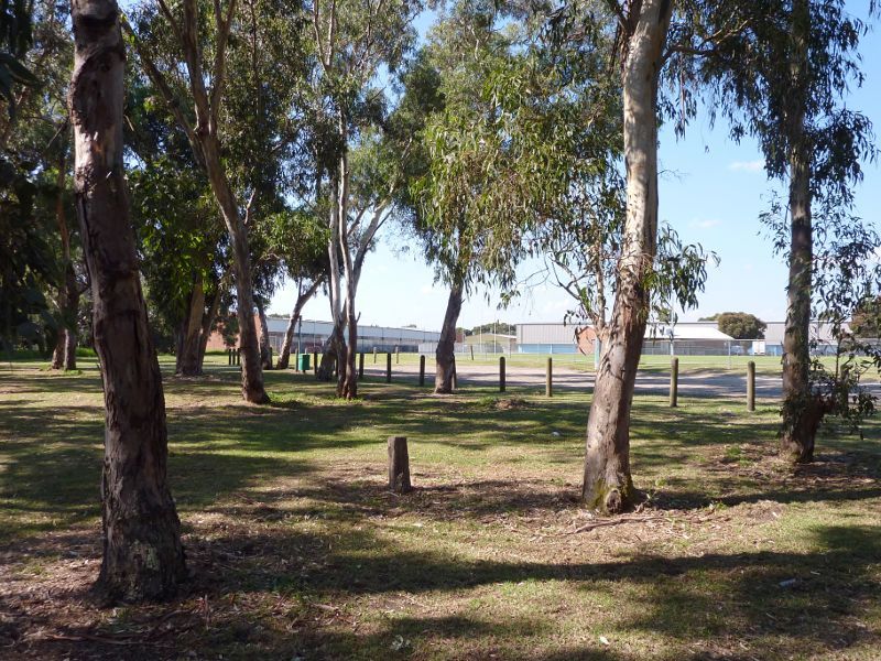 Seaford - Kananook Reserve, Kirkwood Avenue: Parkland beside oval