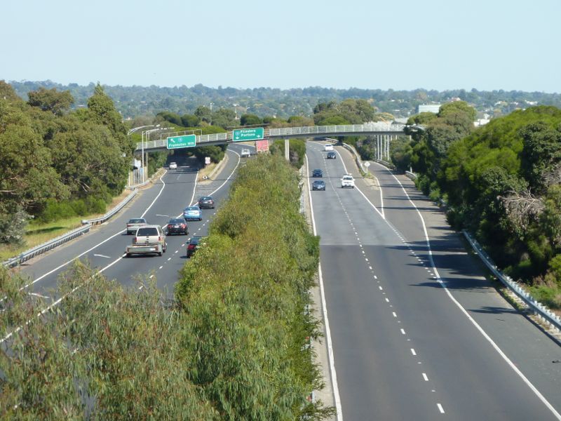 Seaford - Around Seaford: View south along Frankston Fwy towards Frankston-Dandenong Rd exit