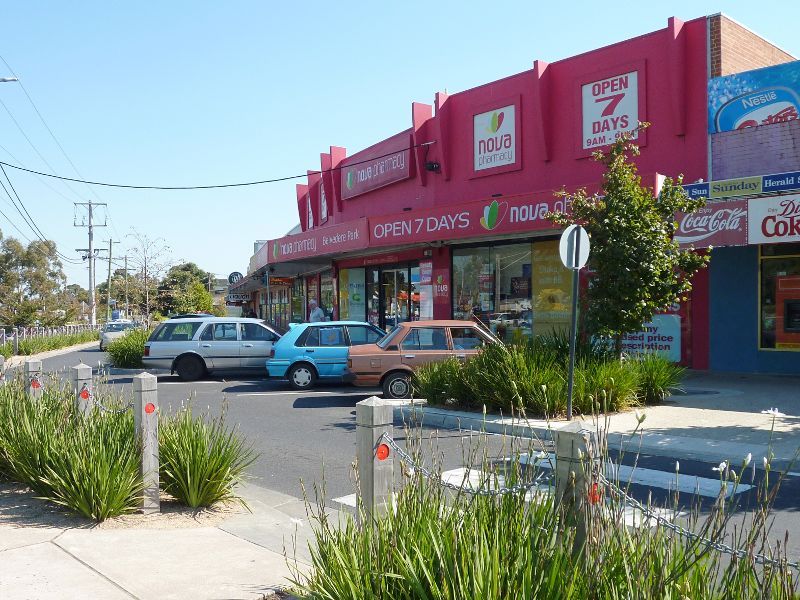 Seaford - Shops, corner Seaford Road and Frankston-Dandenong Road: Shops along Seaford Rd