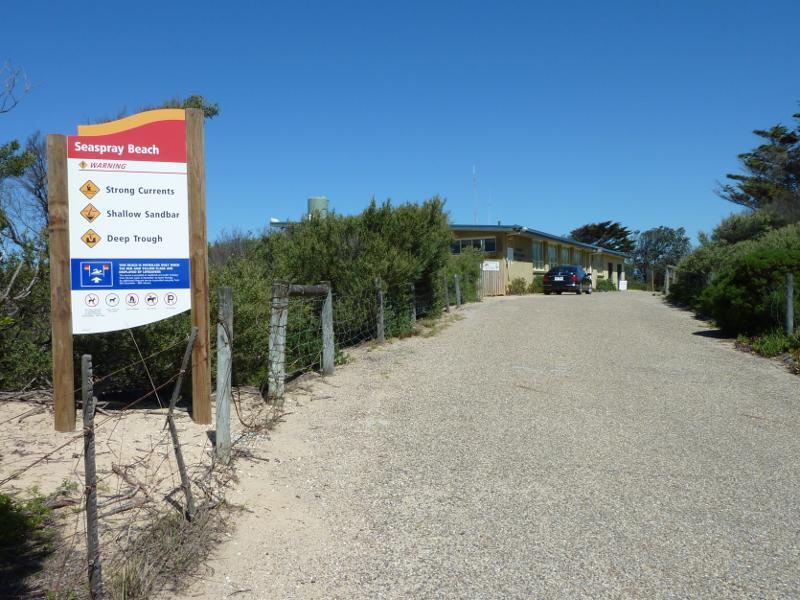Seaspray - Beach at Seaspray Surf Life Saving Club, off Foreshore Road: Driveway off Foreshore Rd towards Seaspray Surf Life Saving Club