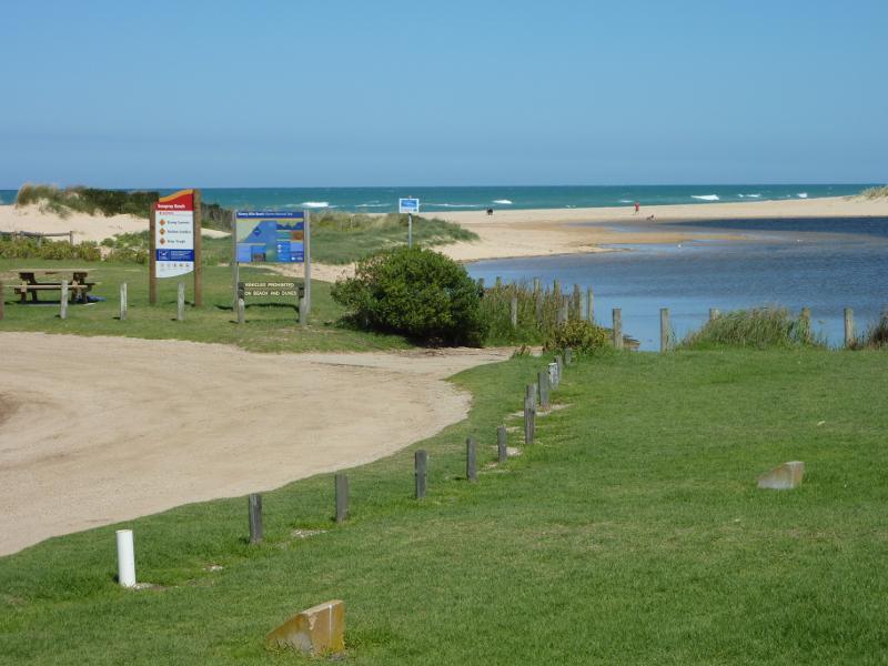 Seaspray - Merriman Creek and fishing platform at the park at end of Foreshore Road: View south through park towards mouth of creek
