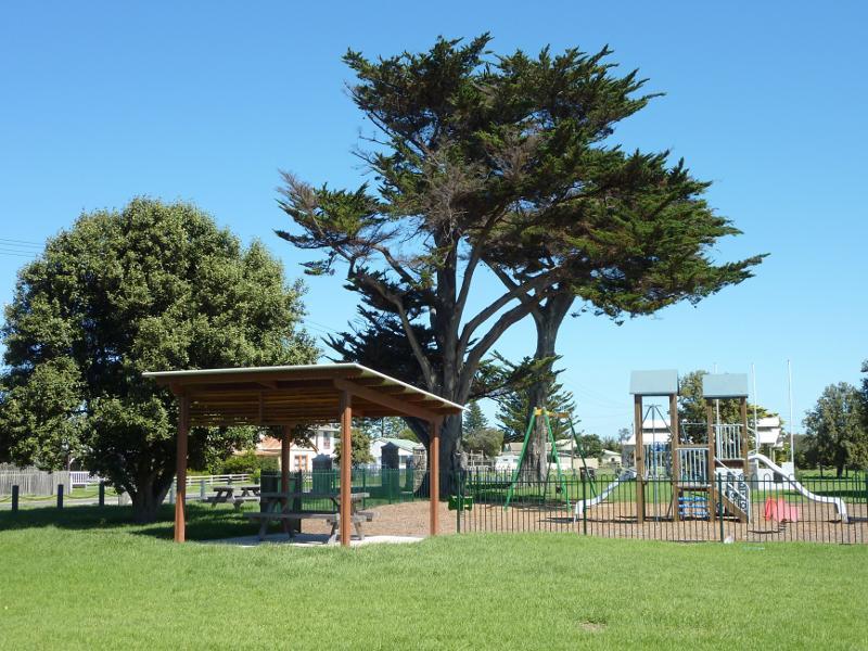 Seaspray - Seaspray Memorial Park and surroundings between Buckley Street and Bearup Street: Picnic shelter and playground, viewed from Buchan St