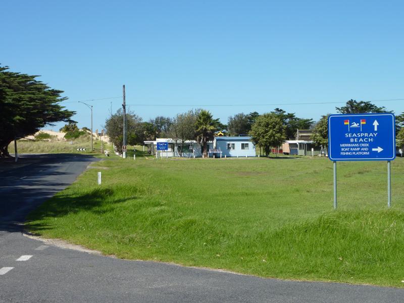 Seaspray - Around Seaspray: View south-east along Futcher St at Bearup St