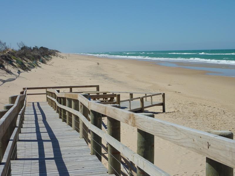 Seaspray - Beach at Shoreline Drive opposite Centre Road: View north-east along beach at walkway