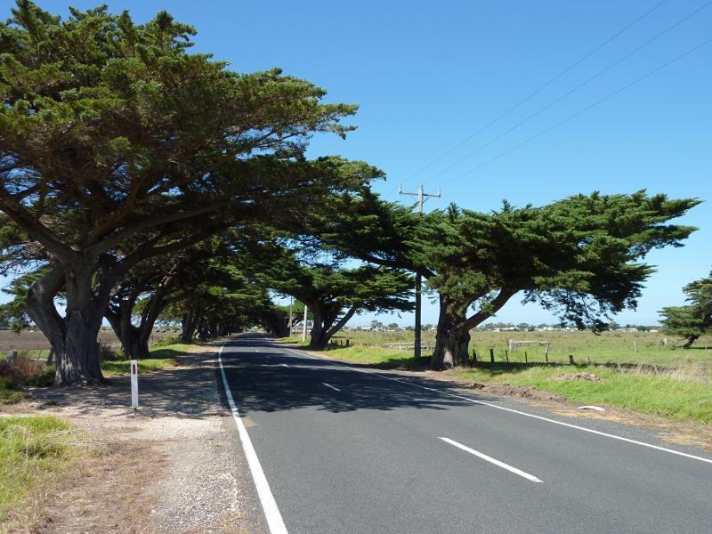 Seaspray - Seaspray Road approaching town centre: View south-east along Seaspray Rd, south-east of Panorama Dr