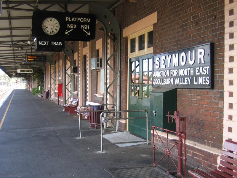 Seymour - Railway station and surroundings: View along station platform