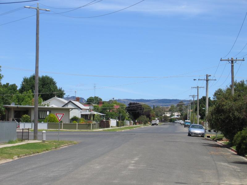 Seymour - Anzac Avenue area: Residential area, view south along Victoria St at Wimble St
