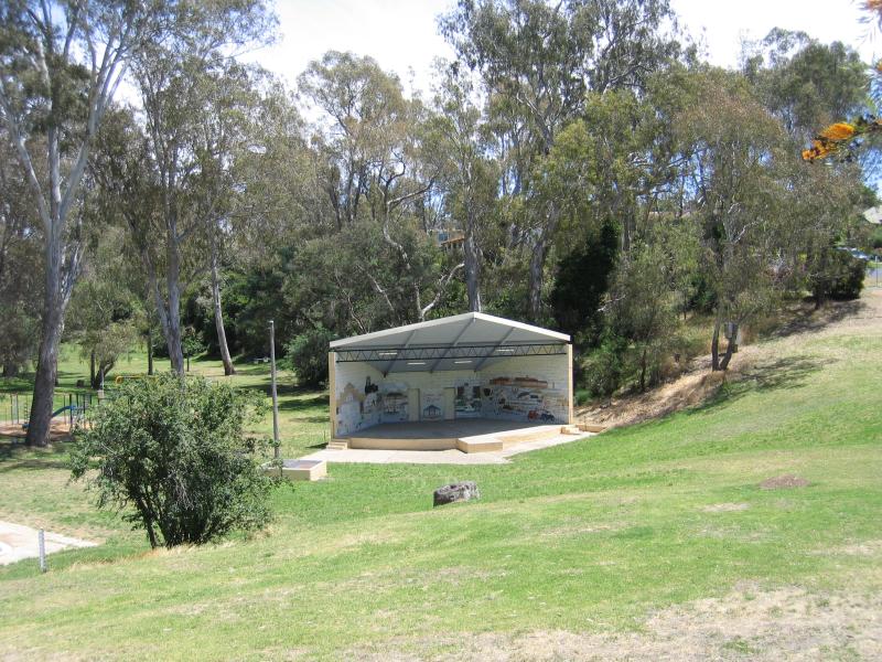 Seymour - Goulburn Park (Guild Street): Amphitheatre