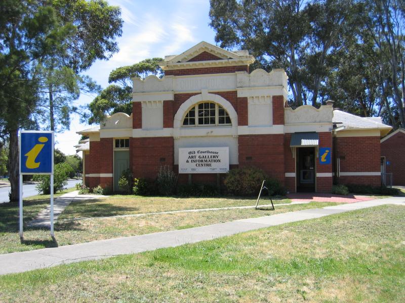 Seymour - Tallarook Street and Emily Street areas: Old Courthouse Art Gallery and Visitor Information Centre, corner Emily St and Tallarook St