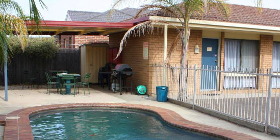 Country Home Motor Inn