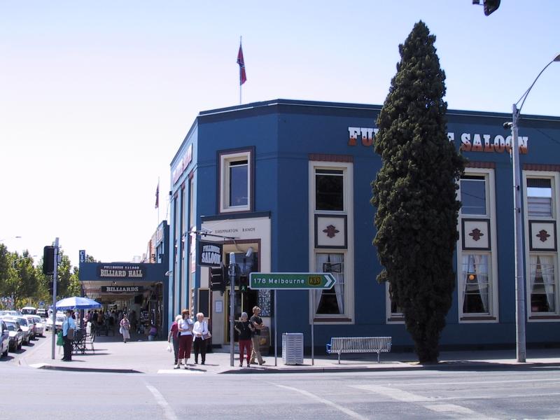 Shepparton - Commercial centre and shops: View east along Fryers St at Wyndham St
