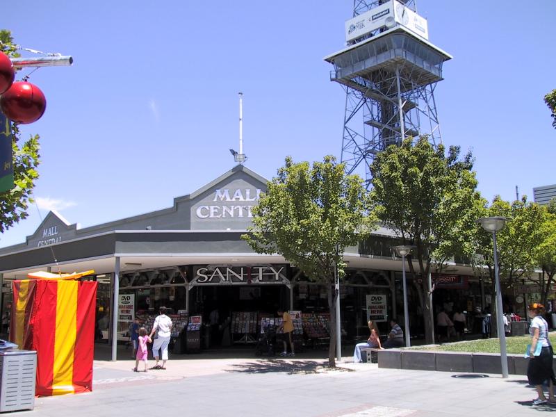 Shepparton - Commercial centre and shops: Maude St Mall at Stewart St