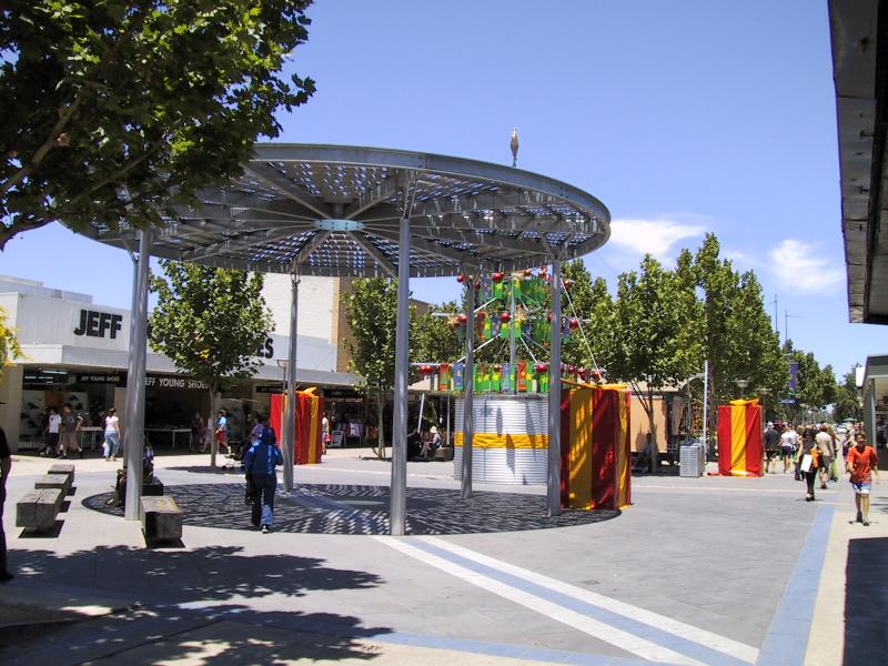 Shepparton - Commercial centre and shops: Maude St Mall at Stewart St
