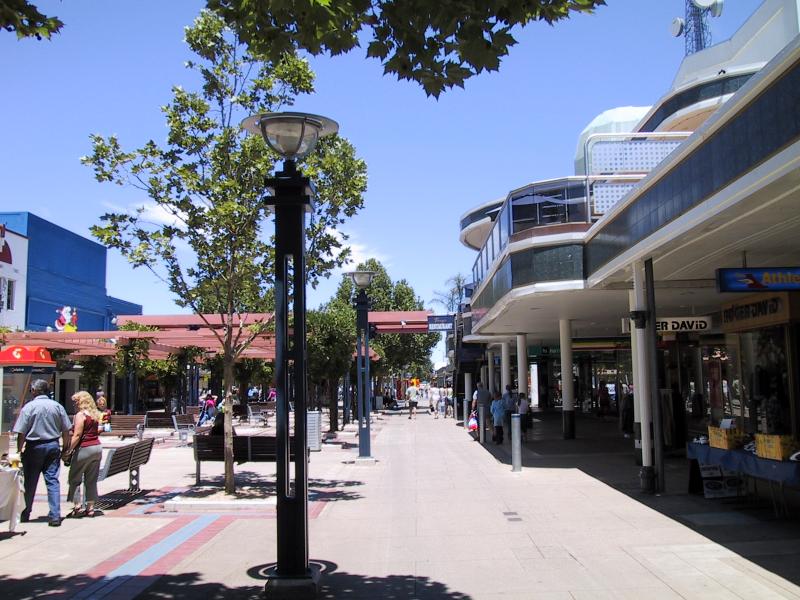 Shepparton - Commercial centre and shops - View south along Maude St Mall between Stewart St and Fryers St