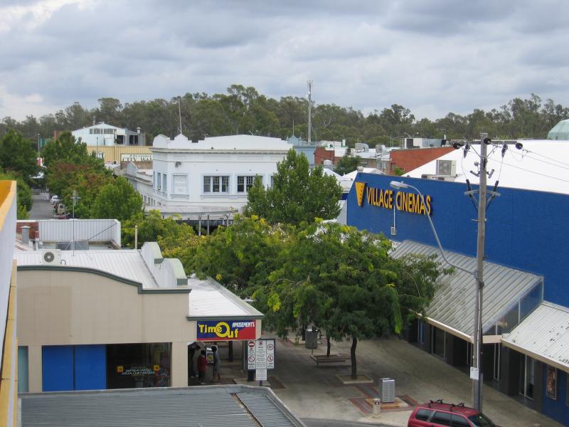 Shepparton - Commercial centre and shops: View west along Stewart St towards Maude Street Mall
