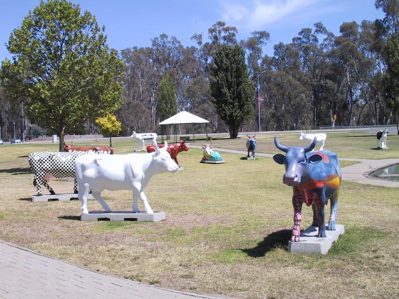 Shepparton - Monash Park, between Fryers Street and High Street: Shepparton Moooving Art exhibition of cow sculptures