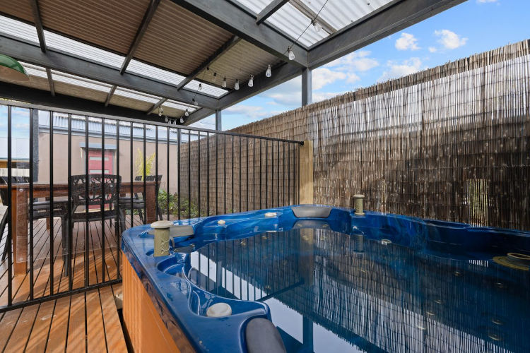 Back Beach Oasis, Smiths Beach